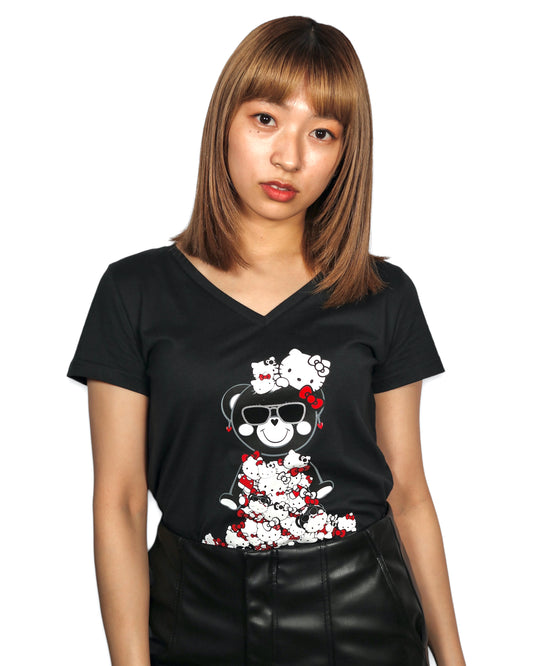 白バック黒チャーミーラブスハローキティtシャツ